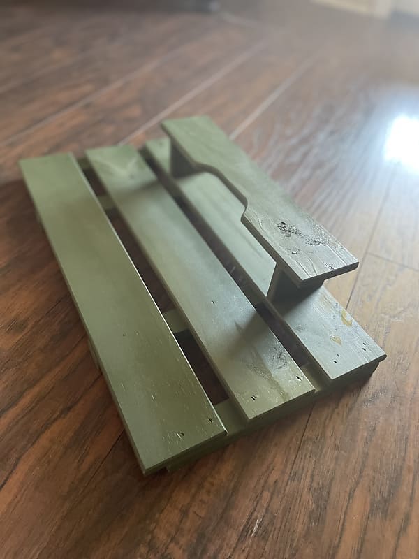 Rock and Groove Pedalboards Crate Rigs 2022 Matte Military Green with Wood Texture image 1