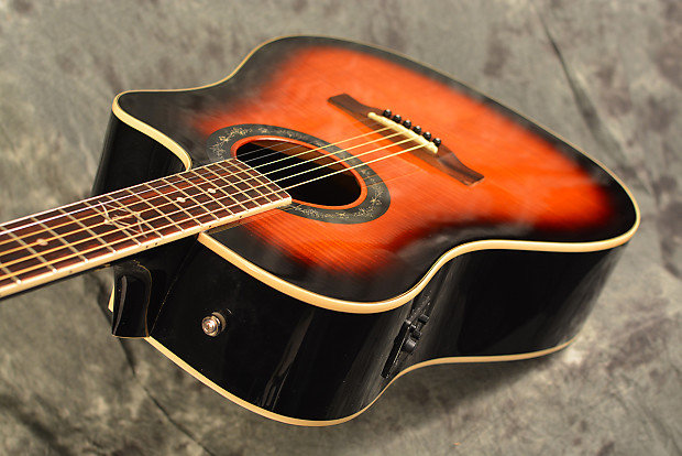 Fender Hot Rod T Bucket 300ce 3 Tone Burst Acoustic Electric w Fishman Pickup Deluxe Gigbag