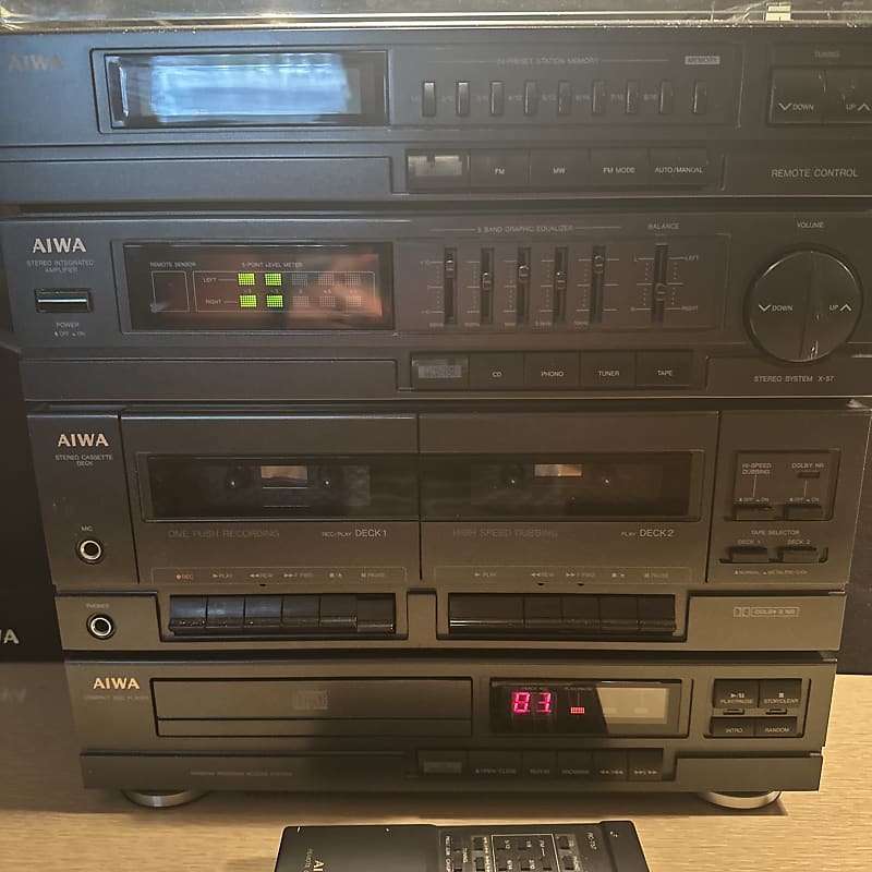 スピーカー・ウーファー Aiwa COMPACT DISC CARRT SYSTEM AIWA CX-57U Compact Disc Stereo System Turntable Equalizer