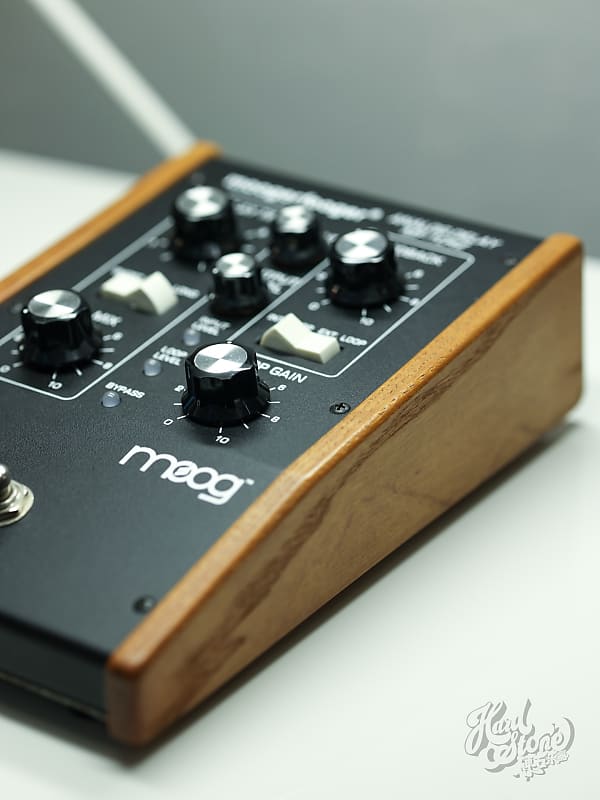 Moog Moogerfooger MF-104Z Analog Delay | Reverb Canada