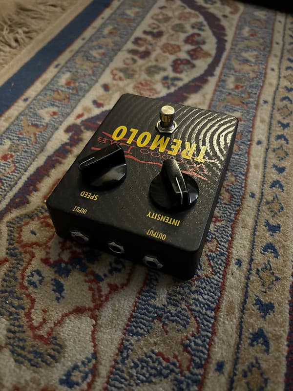 Voodoo Lab Tremolo 2-knob 1995 | Reverb
