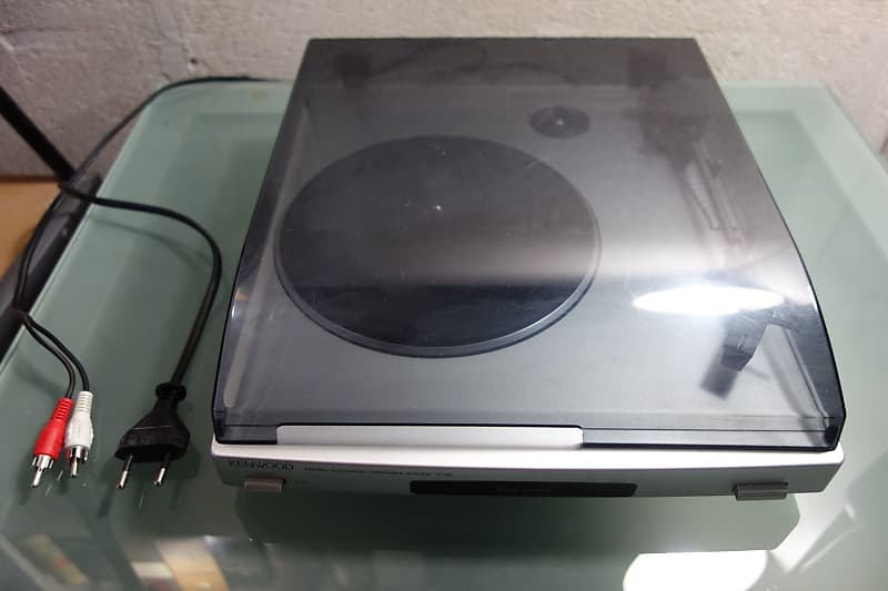 Kenwood stereo automatic turntable system P-110 - belt drive - platine vinyle mini image 1