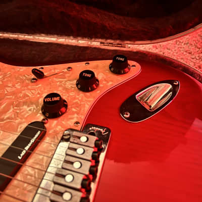 1995 Fender Strat Plus Deluxe with Rosewood Fretboard Crimson Burst image 3