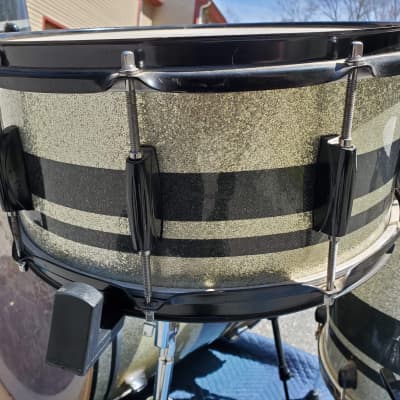 Gretsch Catalina club  14”x 5.5” snare drum Silver/ black sparkle image 4
