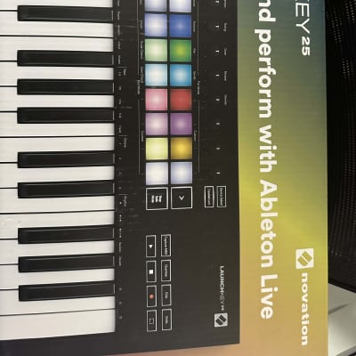 Novation Launchkey 25  MIDI Keyboard Controller 2020 - Present - Black