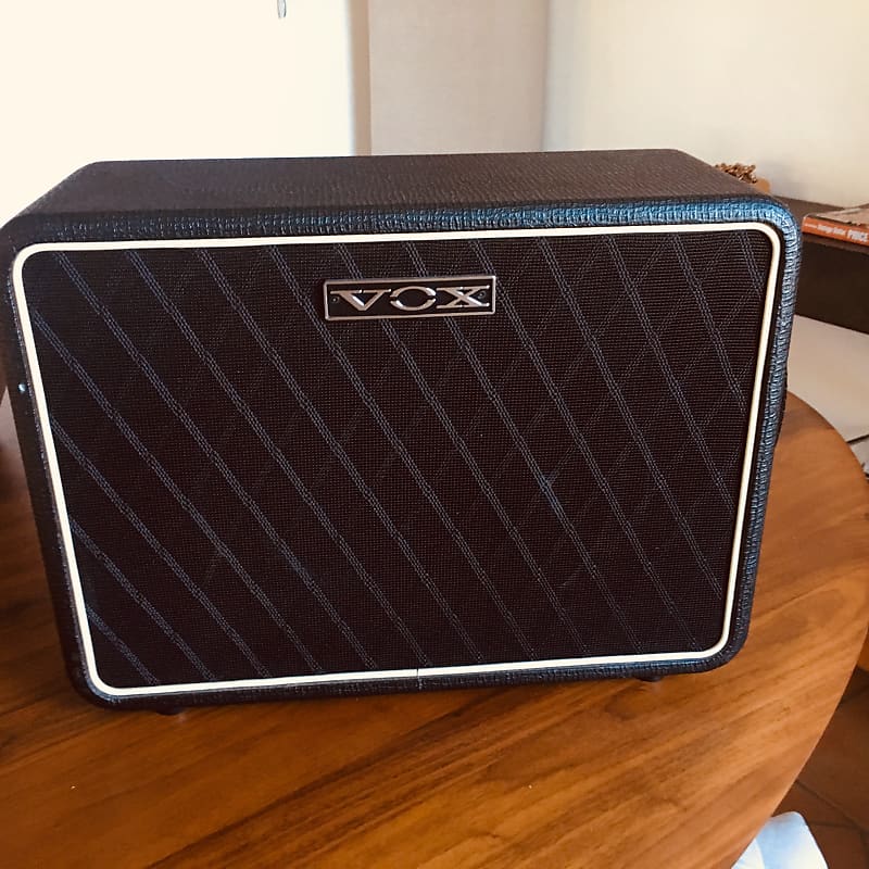 Vox V110 NT Black Cabinet