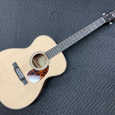 Larrivee OM-40 Acoustic Guitar - Islander Custom image 2