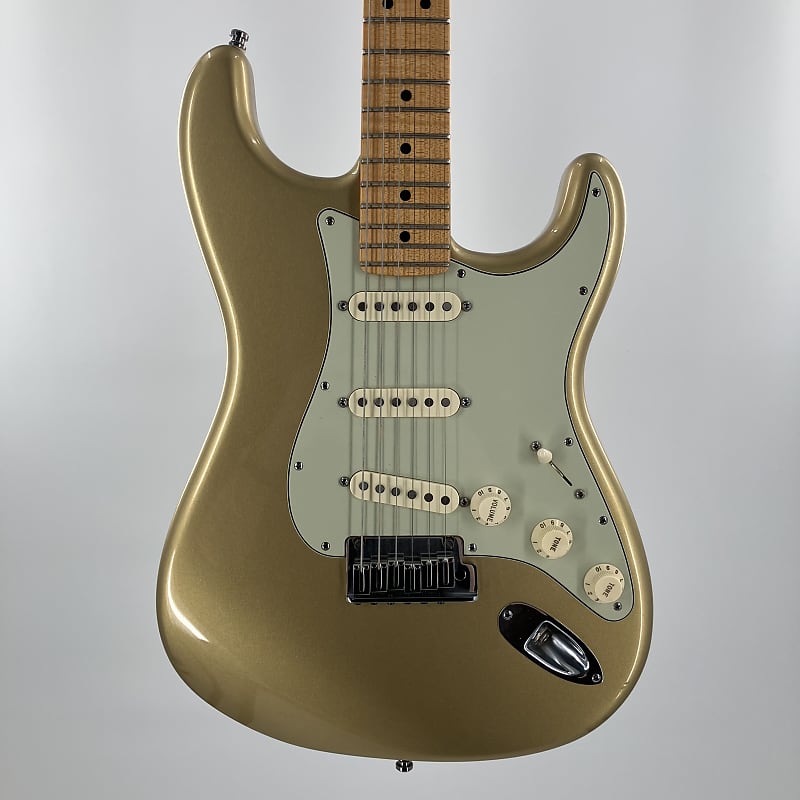 Fender Custom Shop Custom Deluxe Stratocaster-HLE Gold w