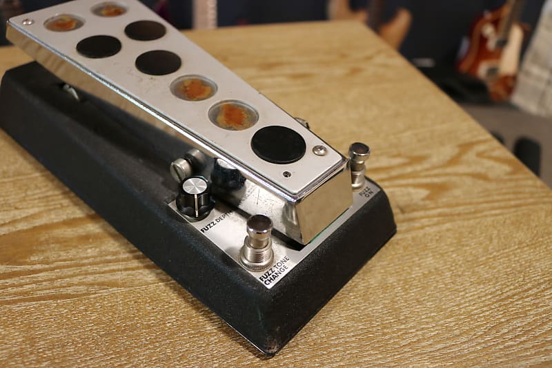 ELK WAU FUZZ（ヴィンテージ 1970年代製） NEW PICS‼️ ELK WAU FUZZ（ヴィンテージ 1970年代製） NEW PICS‼️ ELK Wau