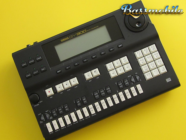 Yamaha QY-300 MIDI Sequencer & Auto Arranger MINT / BOXED / RARE