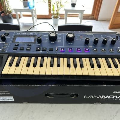 Novation MiniNova 37-Key 18-Voice Synthesizer 2012 - Present - Blue