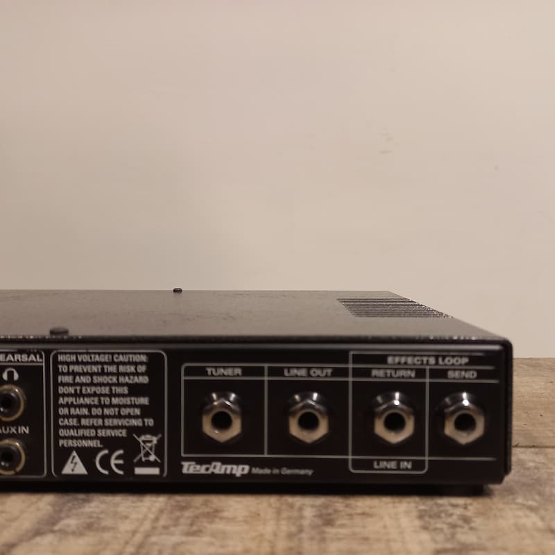 TecAmp Puma 500 lightweight bass head amp