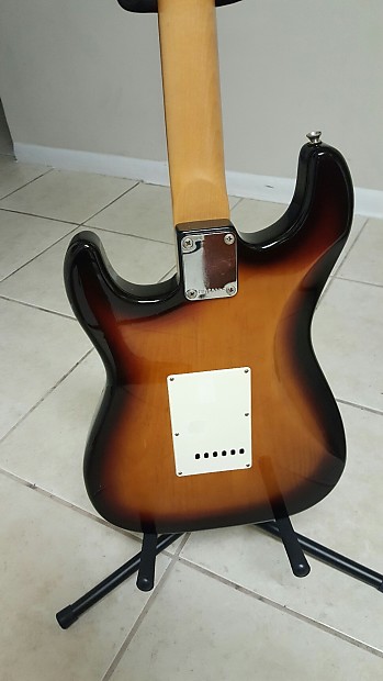 ギター GUITAR LEGEND STRATOCASTER Legend Stratocaster 1990-2000s, Made in China - YouTube