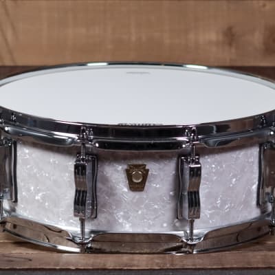 Ludwig 5" x 14" Classic Maple Snare Drum, White Marine Pearl image 2