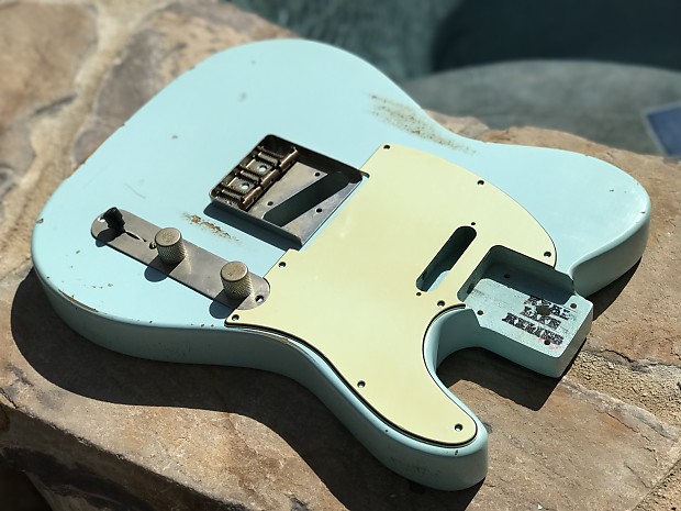 Lightweight telecaster clearance body