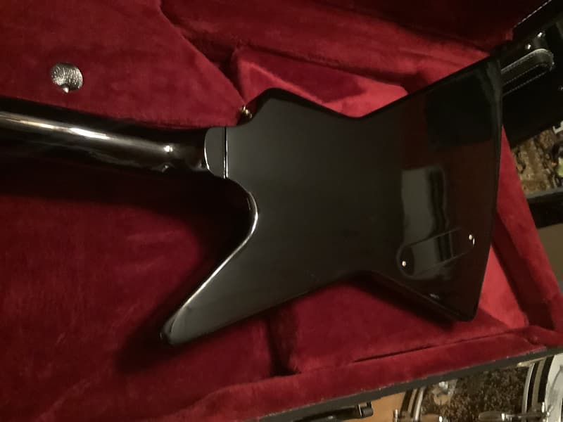 Gibson Custom Shop Limited Edition Korina Explorer 1983
