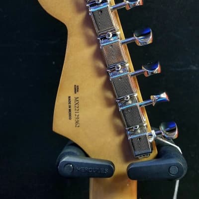 Fender Vintera '60s Stratocaster with Pau Ferro Fretboard Ice Blue Metallic - FREE Set up image 6