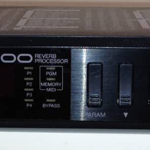 Yamaha R100 Reverb/DDL Processor image 1