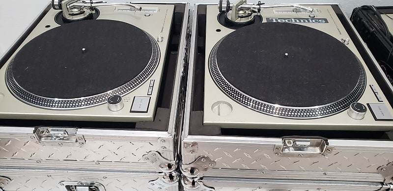 Pair of 2 Technics SL - 1200 M3D DJ Turntables With Cases and