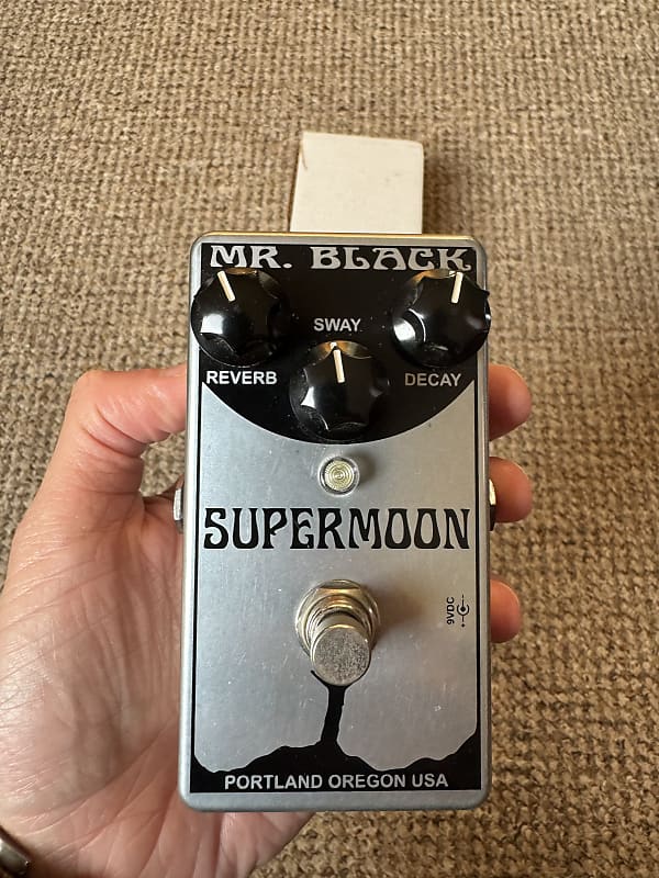 Mr. Black Supermoon Chrome