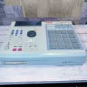 AKAI MPC 2000XL MIDI Production Center Sequencer Sampler