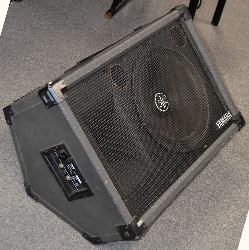 YAMAHA モニタースピーカー　SM15H Ⅱ Yamaha SM15H II – 1×15 Floor Monitor Wedge Cabinets (Pair) – Used