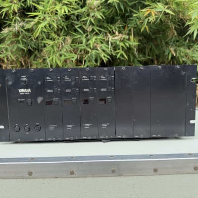 Yamaha TX816 4-Module FM Synthesizer 1984 - Black