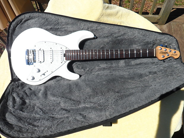 Sterling by Music Man Silo 30 White
