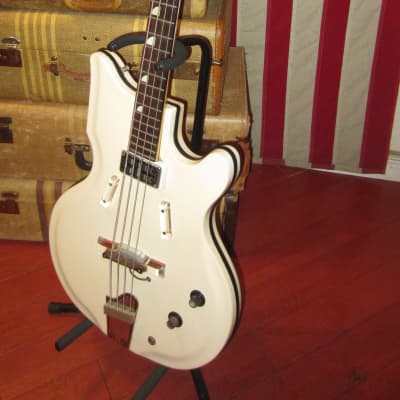 Vintage 1963 National Val Pro 85 Electric Bass White w/ Gig Bag image 2