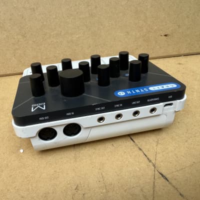 Modal Electronics CRAFTsynth Monophonic Virtual Analogue Wavetable Synthesizer 2018 - 2020 - White image 2