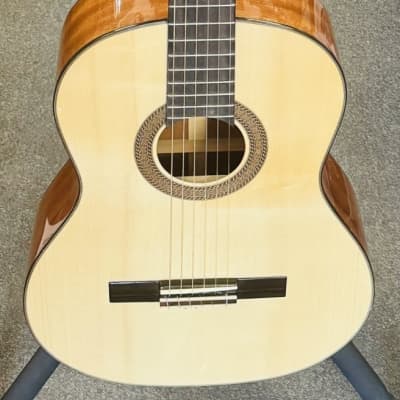 J Navarro NC-40 Classical Nylon Guitar image 2