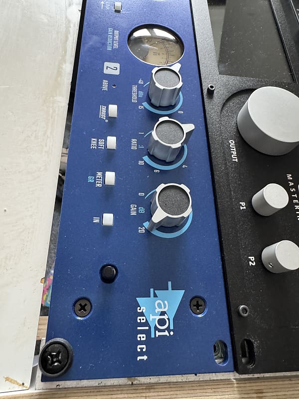API Select SR22 2-Channel Compressor 2021 - Present - Blue image 1