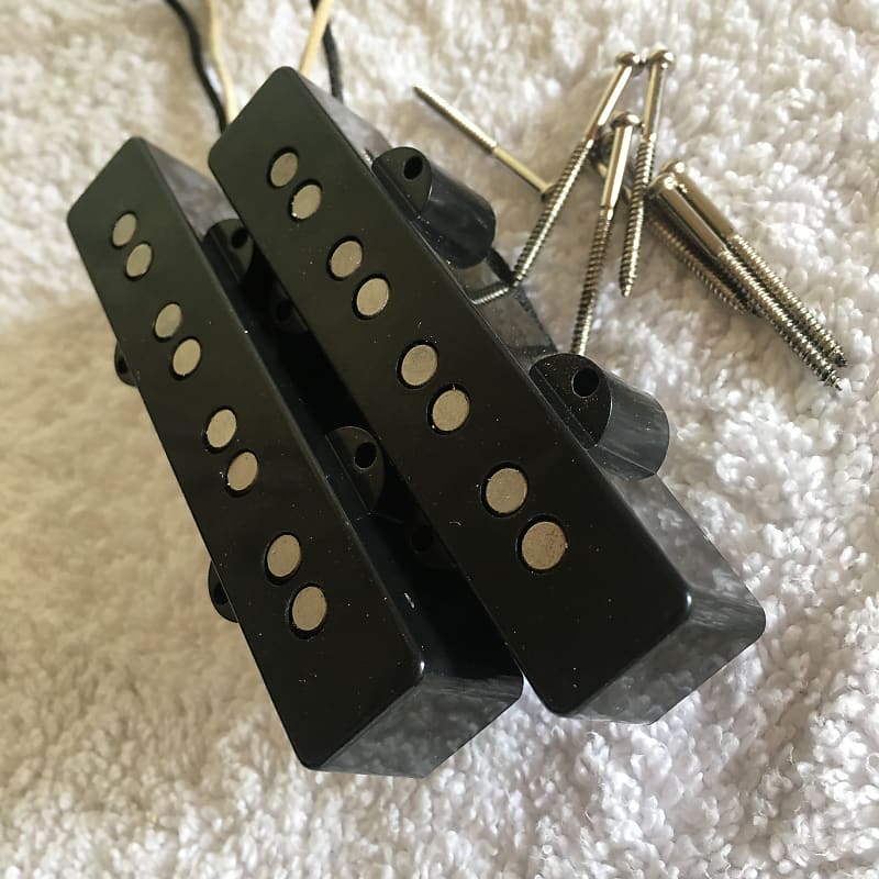 AlNiCo Jazz Bass Pickups from a Fender Squier Classic Vibe Reverb UK
