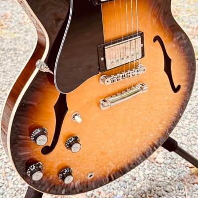 Rare” * Left Handed* 61’ vintage reissue, Gibson ES - 335 2021 - Nitrocellulose/Vintage ES-335  2021 - Tobacco Sunburst image 9