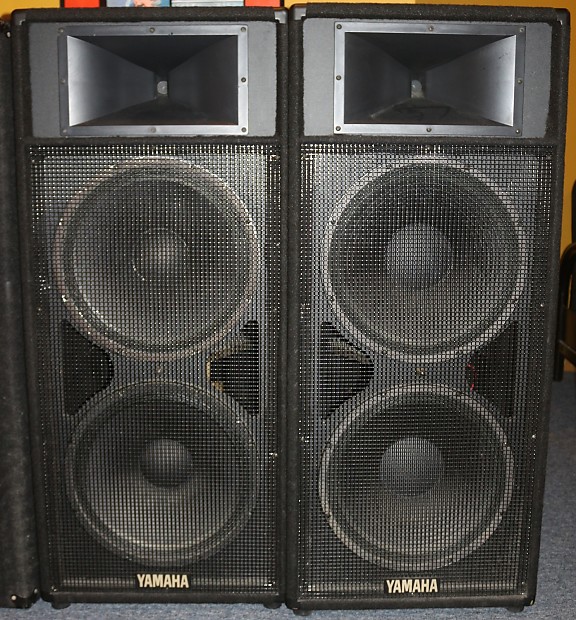 yamaha PAスピーカー　S215V Yamaha S215V | Mega Music Store