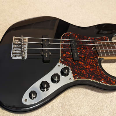 Fender American Deluxe Jazz Bass Fretless 2000 - Black w/ Tortoiseshell Pickguard image 3