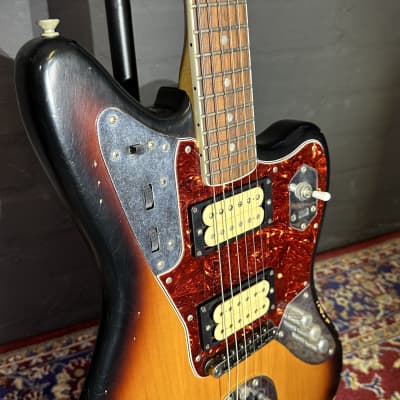 + Video Fender 2014 Kurt Cobain Roadworn Jaguar Sunburst Guitar + Case + Book - Nirvana image 6
