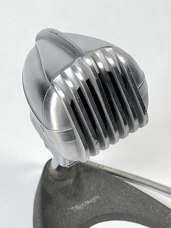 Turner 33D Art Deco Dynamic Microphone with Stand - Works
