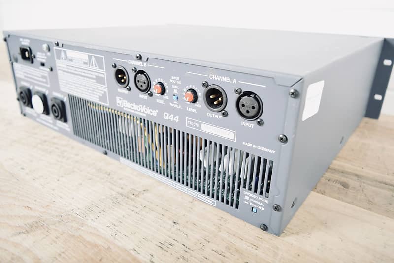 Electro-Voice (EV) Q44 2-Channel Power Amp (church owned