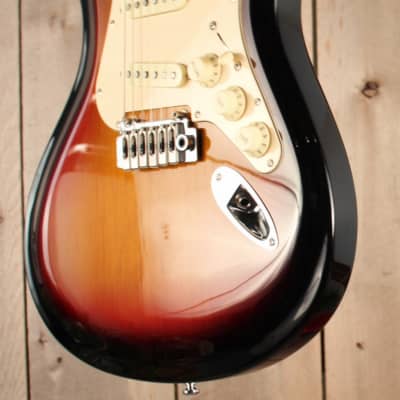 Danelectro JP 64S Artist Guitar  3-Tone Sunburst w/ Hardcase image 4