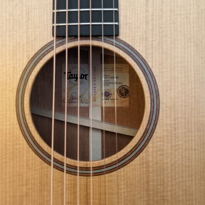 Taylor Builder's Edition 517e Acoustic Electric Guitar Natural image 3