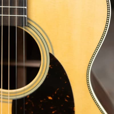 Martin OM-28E Acoustic Guitar with Hardshell Case image 18