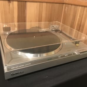 Hitachi HT-51 vintage silver turntable record player phonograph