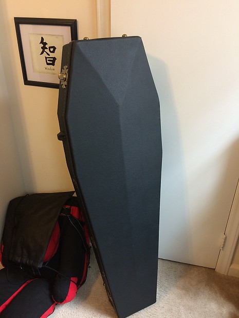 Casket clearance guitar case