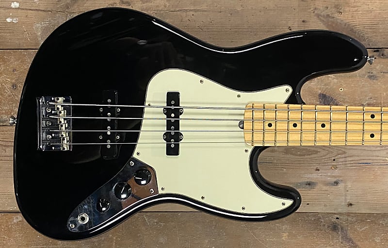 Fender American Professional Jazz Bass V with Maple Fretboard 2017 - 2019 - Black image 1