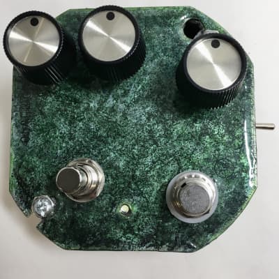 Speebtone DELUXE Bastard Son of Harmonic Jerk-u-Lator Fuzz/Distortion with Voltage Starve, Fat Boost, Feedback/Oscillation, and Momentary On/Off Stutter 2023 - Green Man of the Woods Gloss image 1