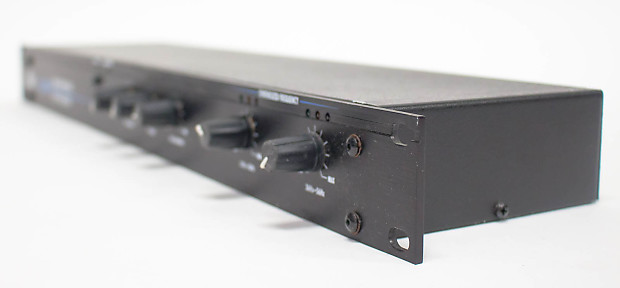 DBX Professional Audio 120XP Subharmonic Synthesizer 120 XP