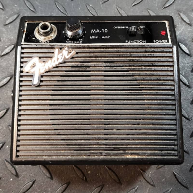 Fender MA10 Mini Amp Guitar Portable Amplifier Missing Reverb