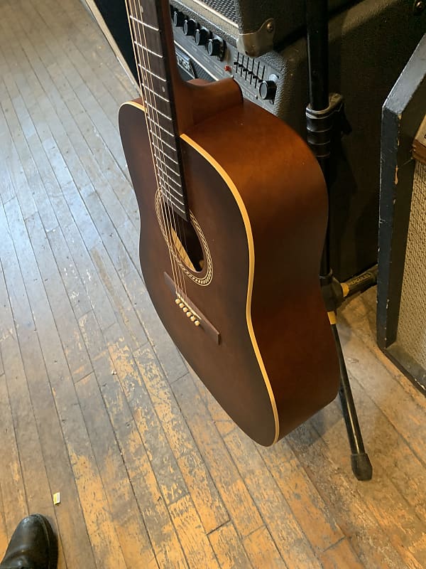 アート&ルシアー モデル WILD CHERRY カナダ製 Art & Lutherie Legacy CW QIT BB アート＆ルシアー 【 りんくう