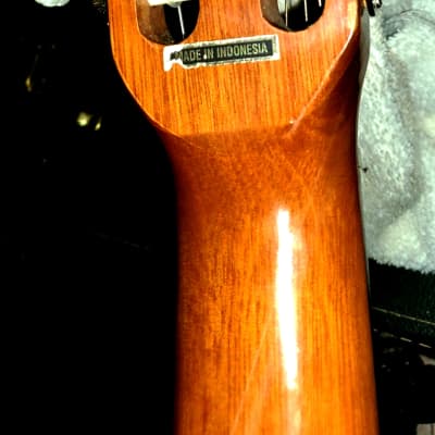 SAMICK LC-015G classical guitar and hard-shell case, 70's-80's, - natural with gloss coating. image 17